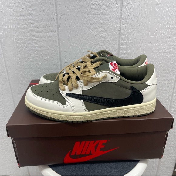 Size 10 - Travis Scott x Air Jordan 1 Retro OG SP Low Reverse Olive - Picture 1 of 4